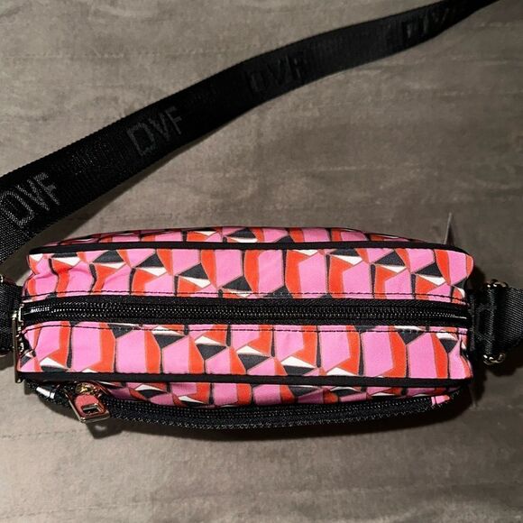 DVF x Target Modern Geo Black Pink Red Navy White Nylon Camera Crossbody Bag - Picture 7 of 13